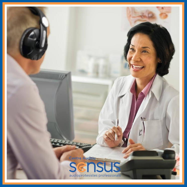 Hombre con tinnitus